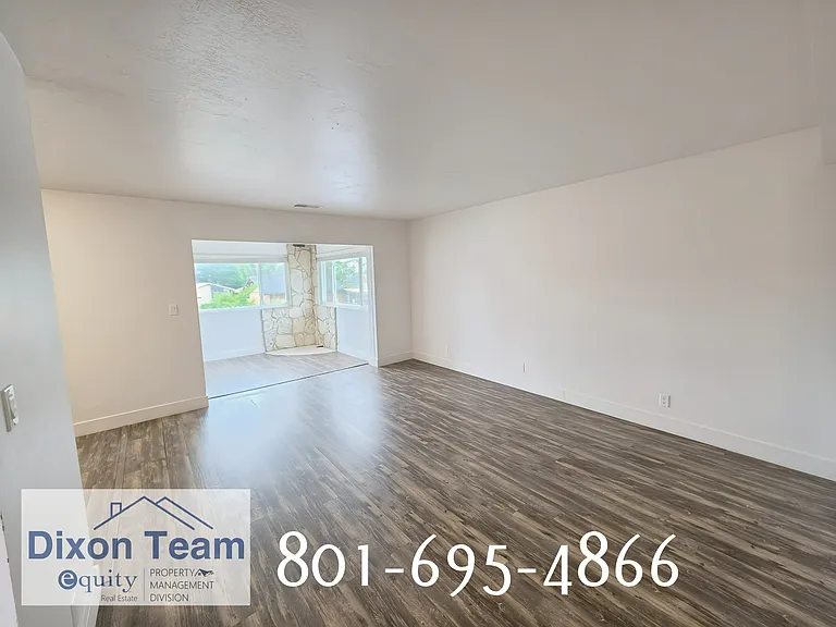 2327 Chateau Dr #1 — Photo 4