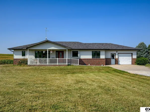 1667 N 12th Rd, Palmyra, NE 68418