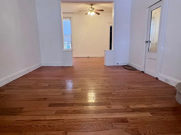 3253 N Dover St — Photo 4