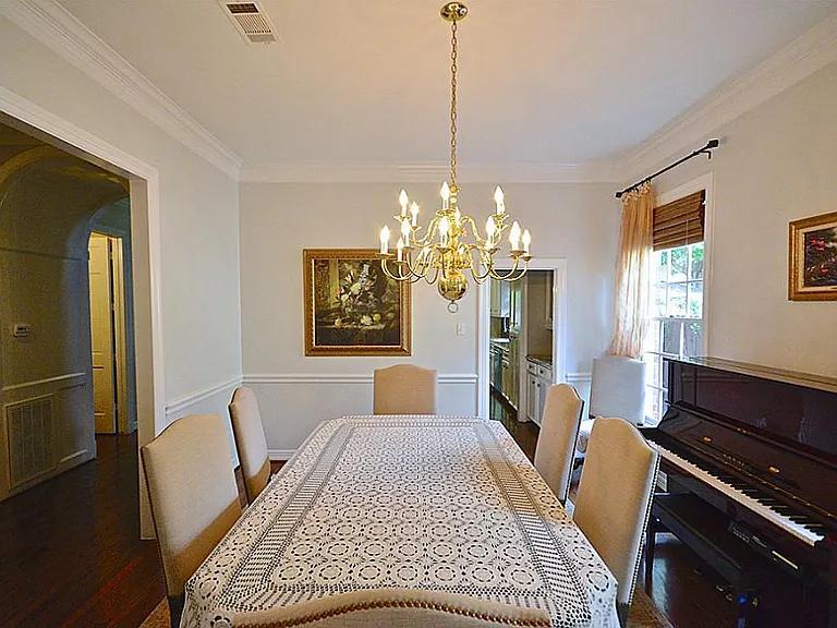 4142 Villanova St — Photo 9