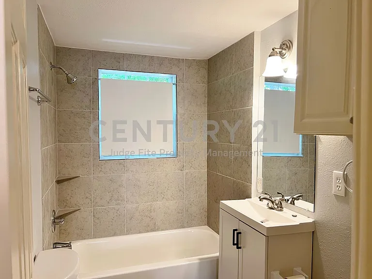 423 Dr Martin Luther King Jr Blvd — Photo 6