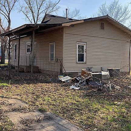 2nd image of 200 E Plumb Ave