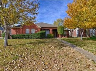 2703 Rocky Creek Dr, Mansfield, TX 76063