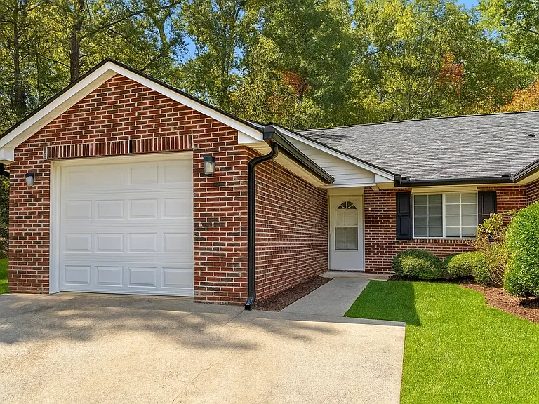 3977 Hidden Hollow Dr — Photo 1