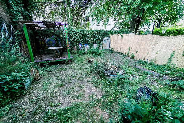 Rented by Nooklyn NYC LLC | media 12