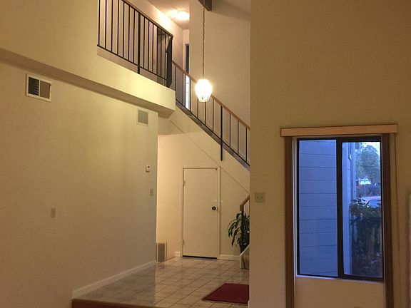 2nd image of 5443 Shattuck Ave