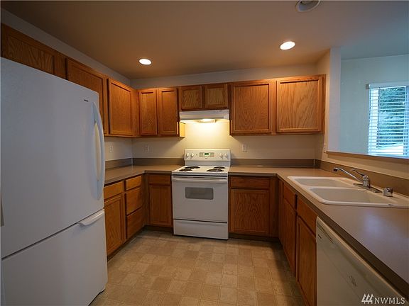 5th image of 1983 NE Green Glen Ln