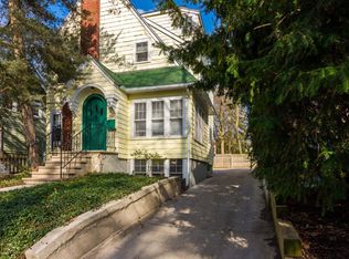 1121 Ferdon Rd, Ann Arbor, MI 48104