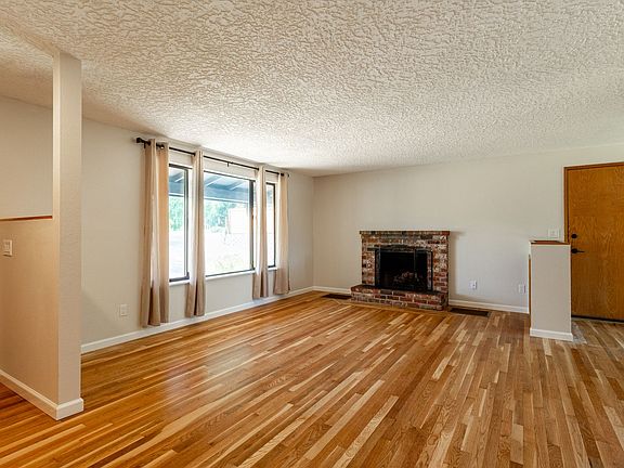 2nd image of 6404 NE 58th St