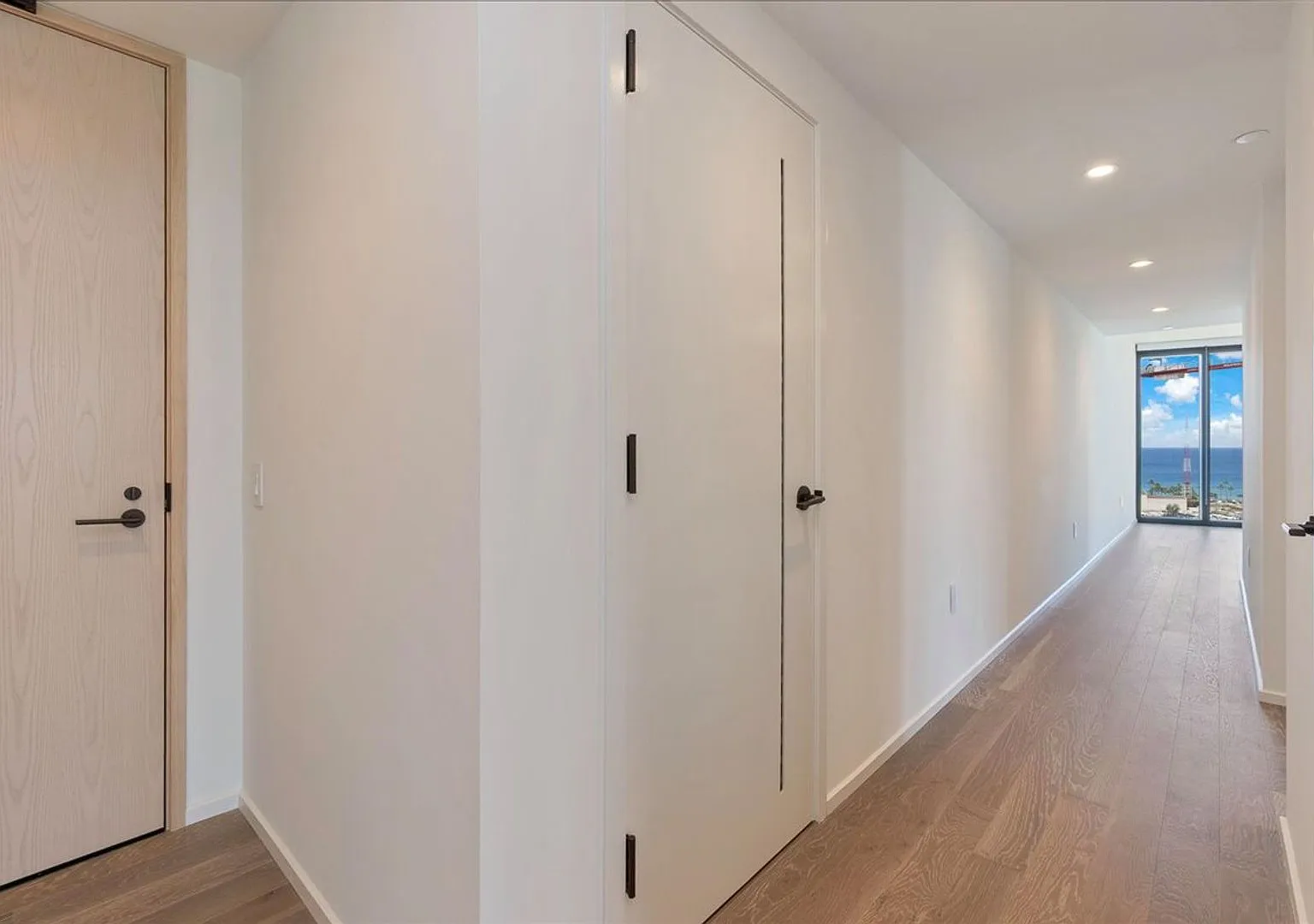 2 Bd / 2 Ba / 2 Pk Unfurnished — Photo 3