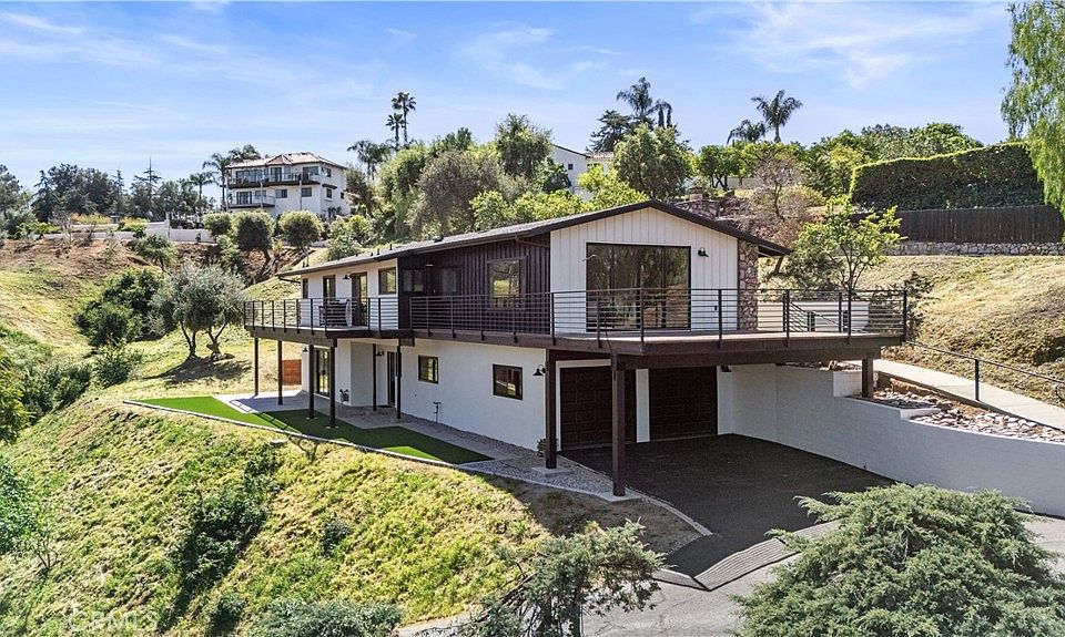 1st image of 1909 Canyon Rd