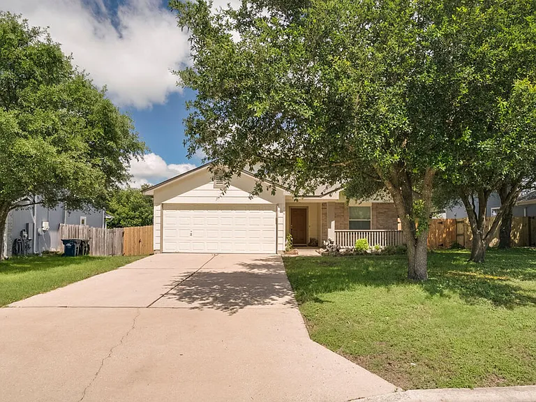 918 Estate Dr — Photo 1