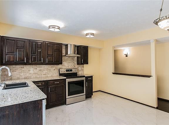 4th image of 2313 Denmark Dr