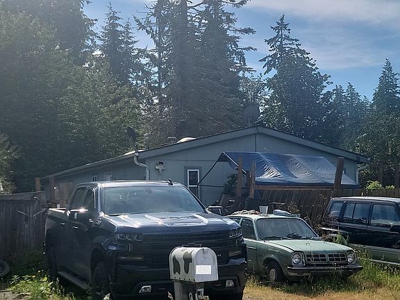 3rd image of 18905 94th Dr NW