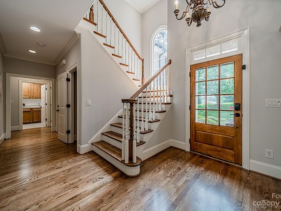 3rd image of 137 High Hills Dr