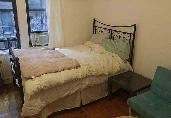 4th image of 240 W 16th St APT B1