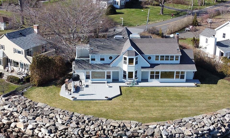 2nd image of 210 Shore Rd