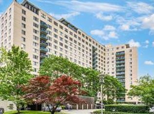 10401 Grosvenor Pl APT 506, Rockville, MD 20852