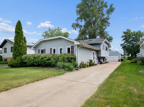 1011 Florence St, Lemont, IL 60439