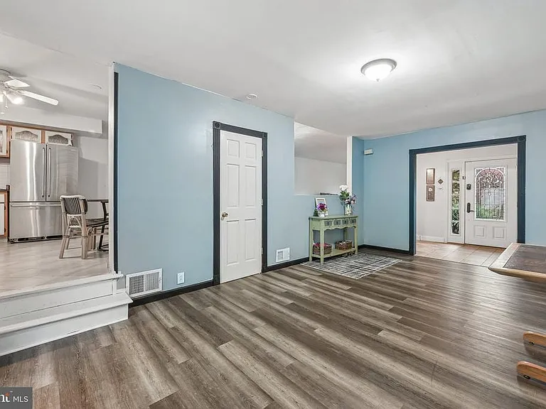 410 Narragansett Dr — Photo 5