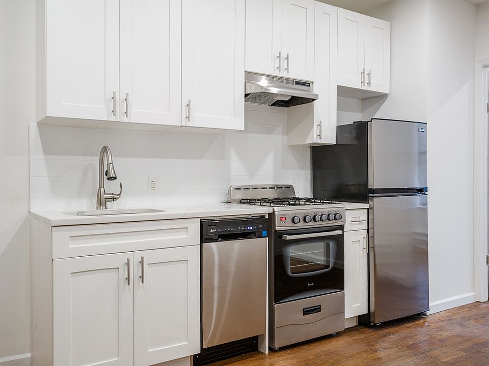 1st image of 326 W 49th St APT 2FW