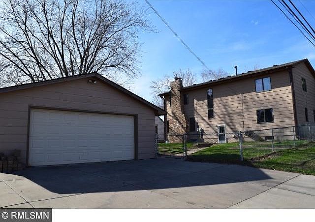 2nd image of 2426 Ridge Ln