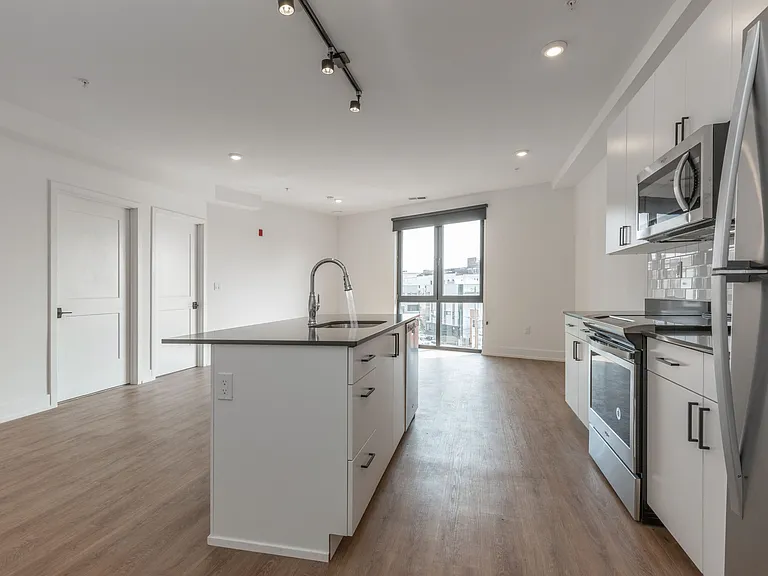 1519 Ridge Ave #502 — Photo 3