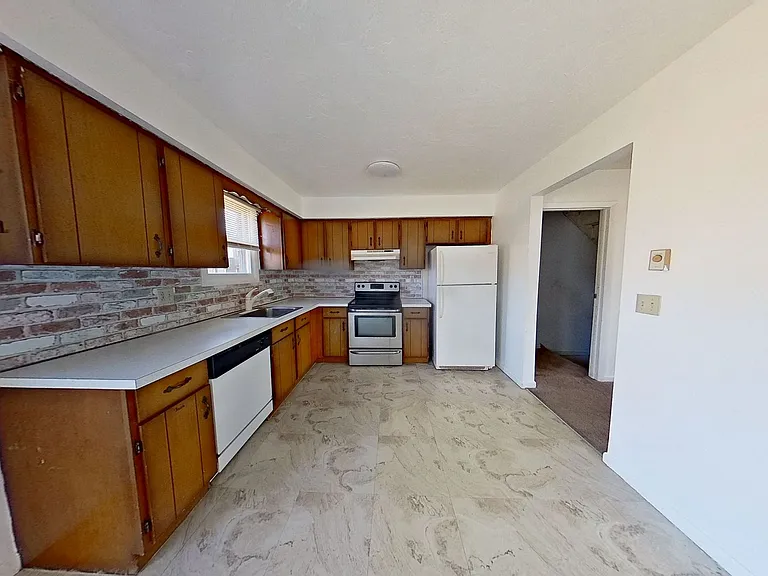 169 Oak Manor Dr — Photo 3
