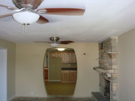 Huge LR w/Fireplace