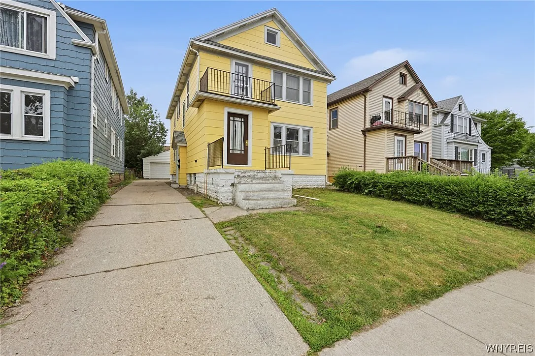 2 bed, 1.0 bath, 987 sqft, $1,200 — Photo 2