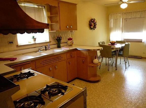 4th image of 4928 N Oak Park Ave