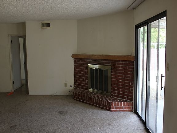 3rd image of 1305 Crestmont Ave
