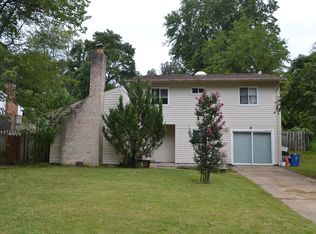 9045 Andromeda Dr, Burke, VA 22015