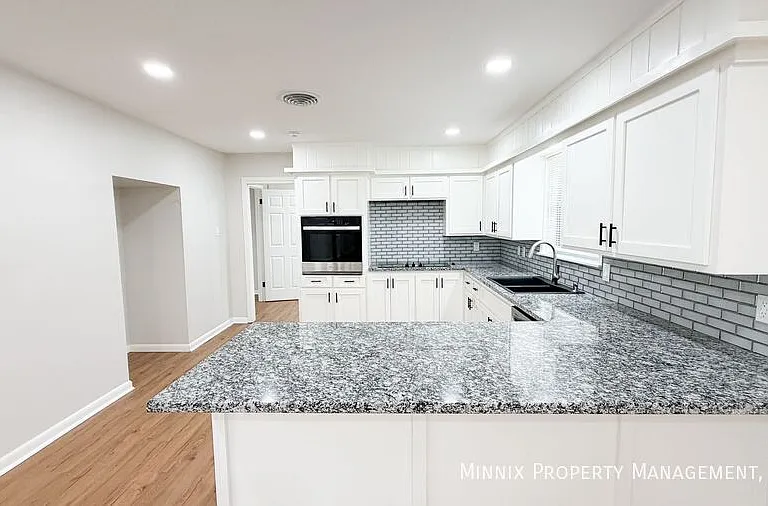 5204 9th St — Photo 9