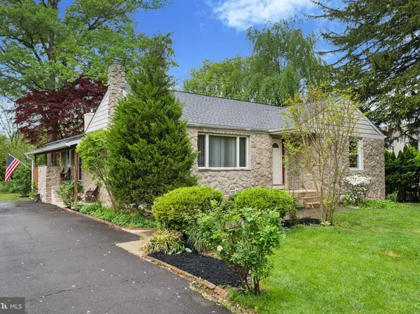 21 S Eastview Ave, Feasterville, PA 19053