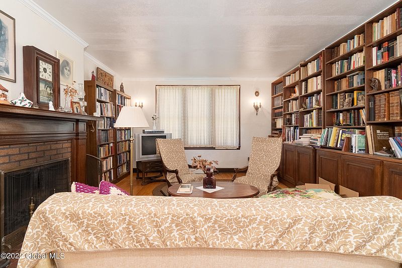 3rd image of 264 LENOX Avenue