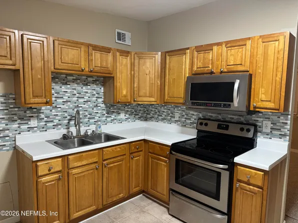 1240 S BRIARCLIFF Road S, Jacksonville, FL 32218