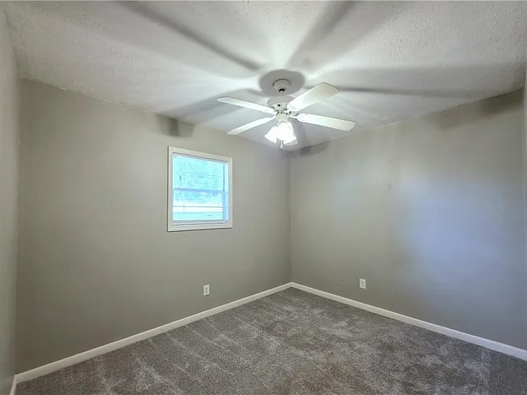 3460 Meadowview Dr — Photo 9