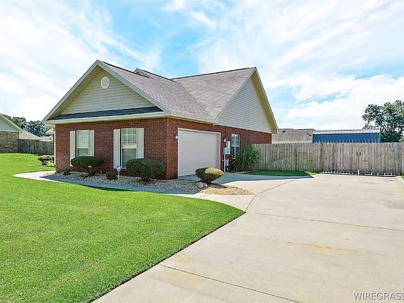 3rd image of 109 Remington Way