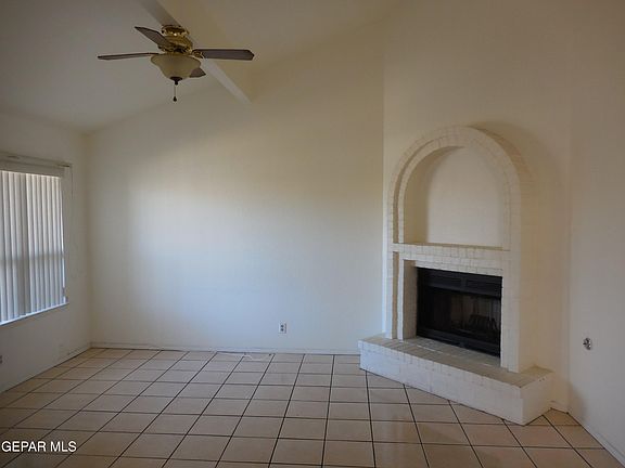 3rd image of 813 El Arco Dr