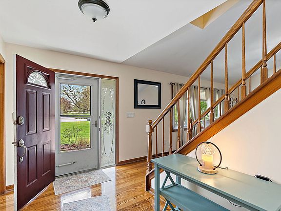 3rd image of 6 Amanda Ln
