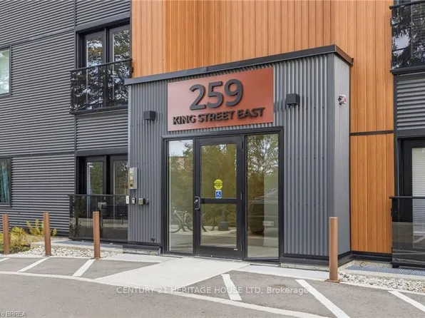 259 King St E #103, Hamilton, ON L8G 1L9