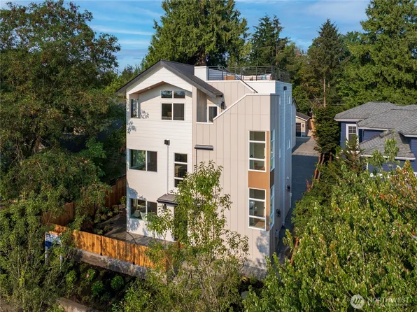 613 18th Avenue E, Seattle, WA 98112