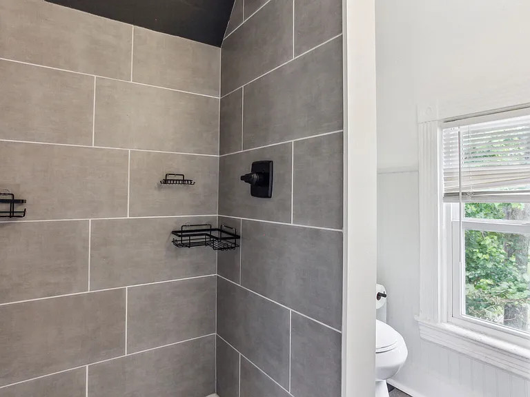 3213 Lexington Ave — Photo 15