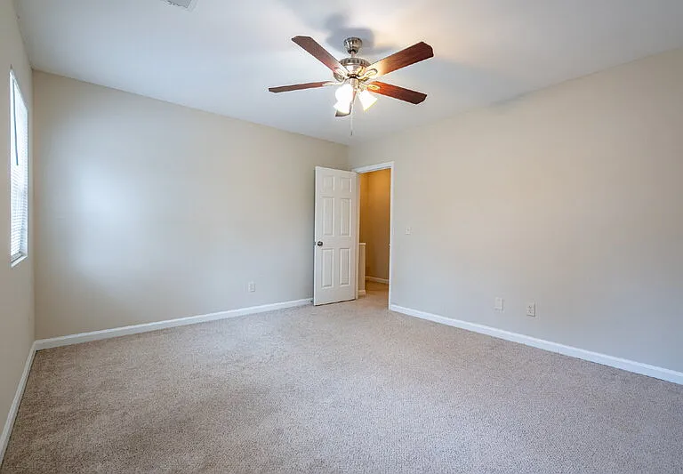 114 Bentley Pkwy #B — Photo 14
