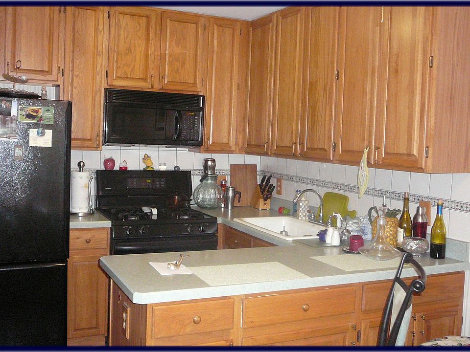 2nd image of 23 Hemlock Cir