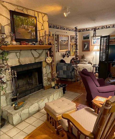 114 E Wilderness Rd — Photo 3
