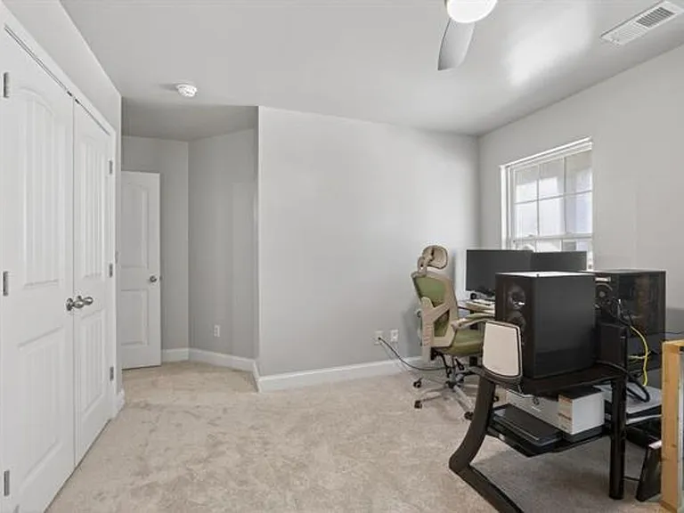 221 Allenbrooke Dr — Photo 32