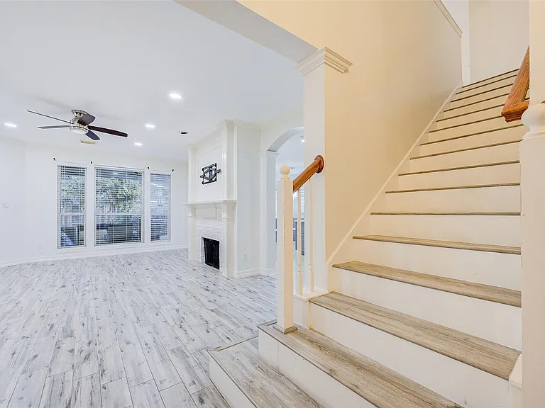 2027 Westshore Dr — Photo 12