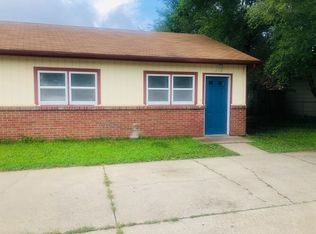 1019 W 14th St, Junction City, KS 66441
